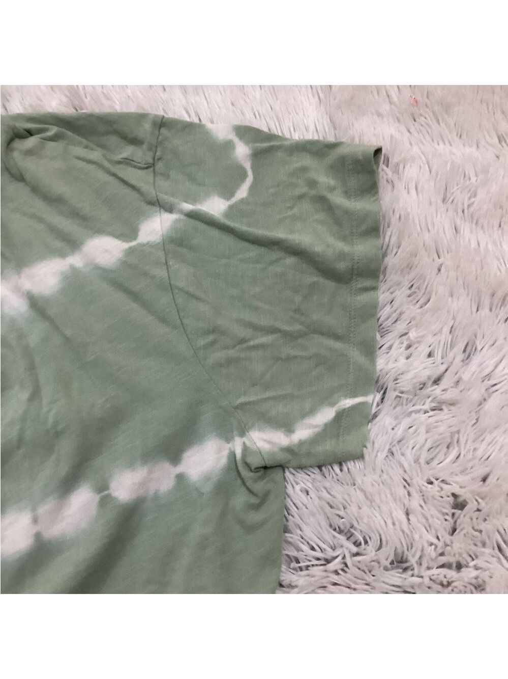 SO cropped short sleeve tee Woman’s Juniors XXL green & white tie dye - Picture 9 of 10